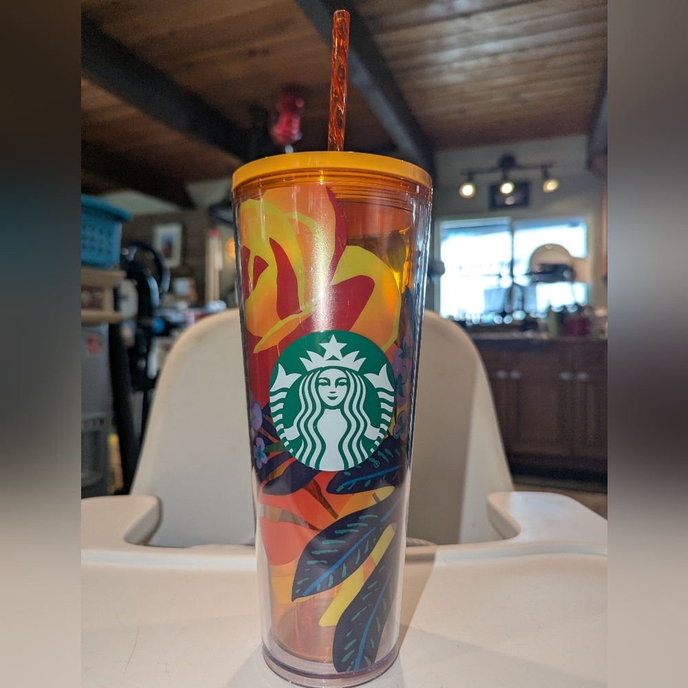 *PRICED TO SELL* Starbucks 24oz Vibrant Leaf Tumbler with Straw